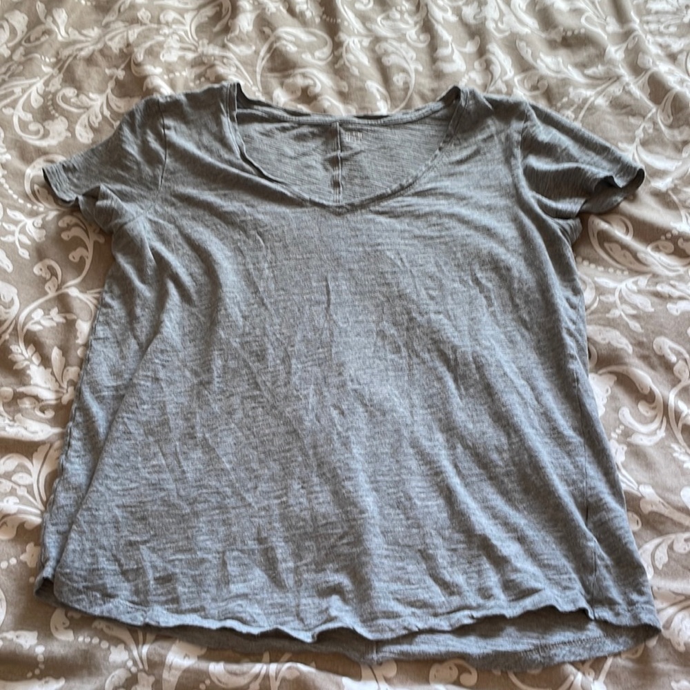 V neck tee
